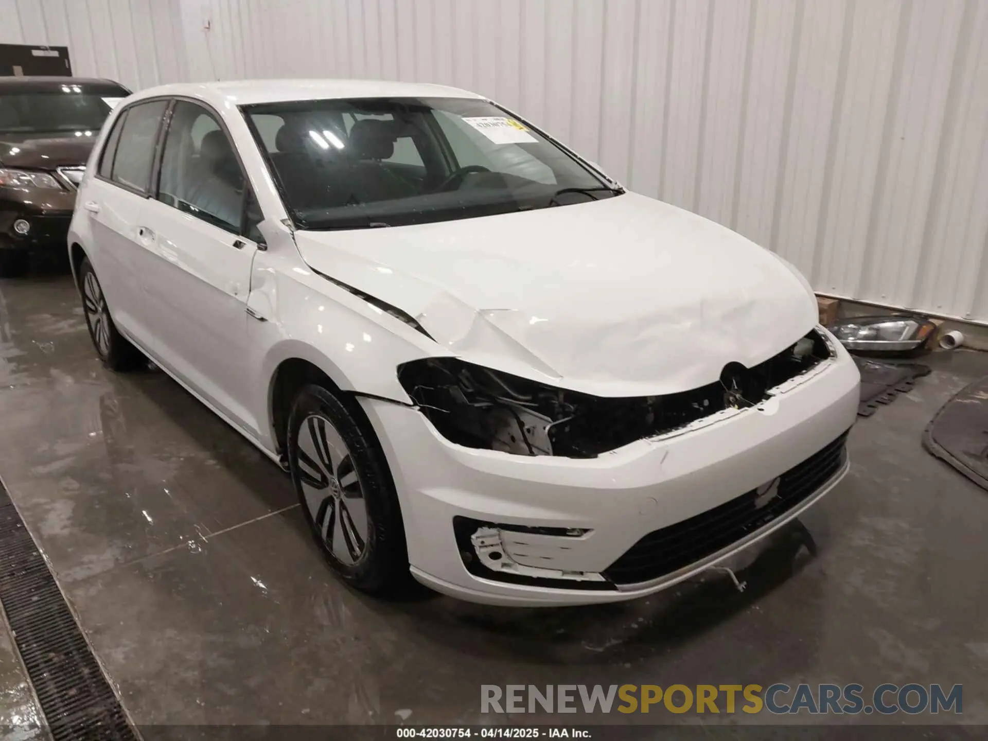 6 Photograph of a damaged car WVWKR7AU2KW907826 VOLKSWAGEN E-GOLF 2019