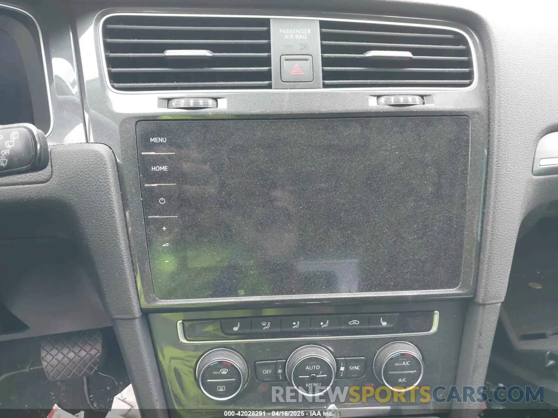 18 Photograph of a damaged car WVWPR7AU0KW911072 VOLKSWAGEN E-GOLF 2019