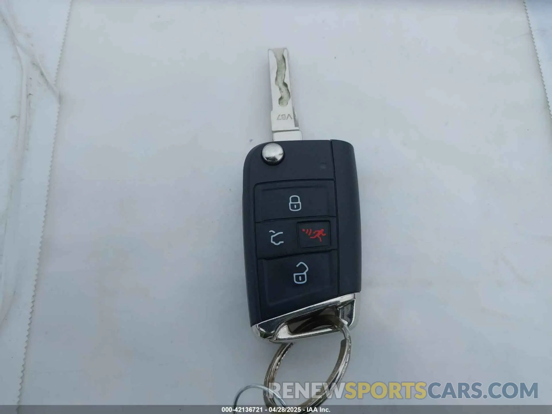 11 Photograph of a damaged car WVWPR7AU3KW908778 VOLKSWAGEN E-GOLF 2019