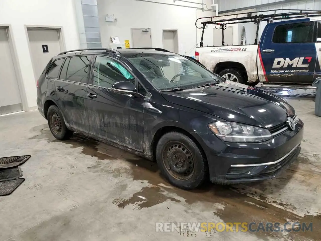 4 Photograph of a damaged car 3VW217AU7KM505546 VOLKSWAGEN GOLF 2019