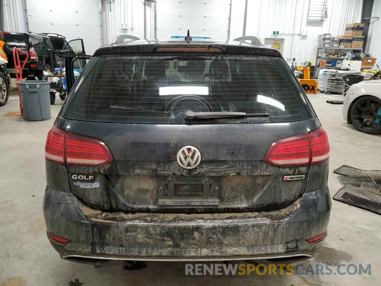 6 Photograph of a damaged car 3VW217AU7KM505546 VOLKSWAGEN GOLF 2019
