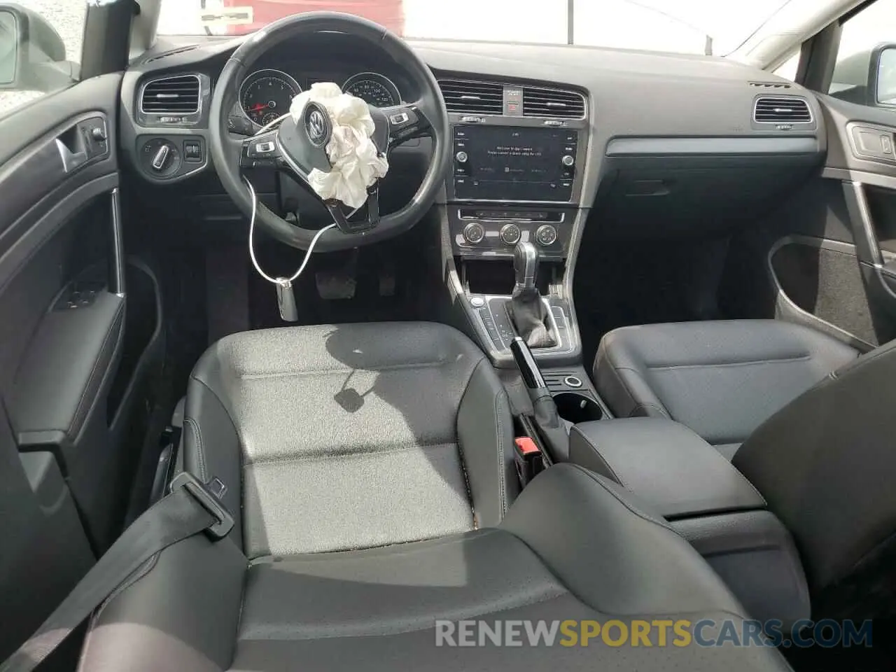 8 Photograph of a damaged car 3VWG57AU0KM038190 VOLKSWAGEN GOLF 2019