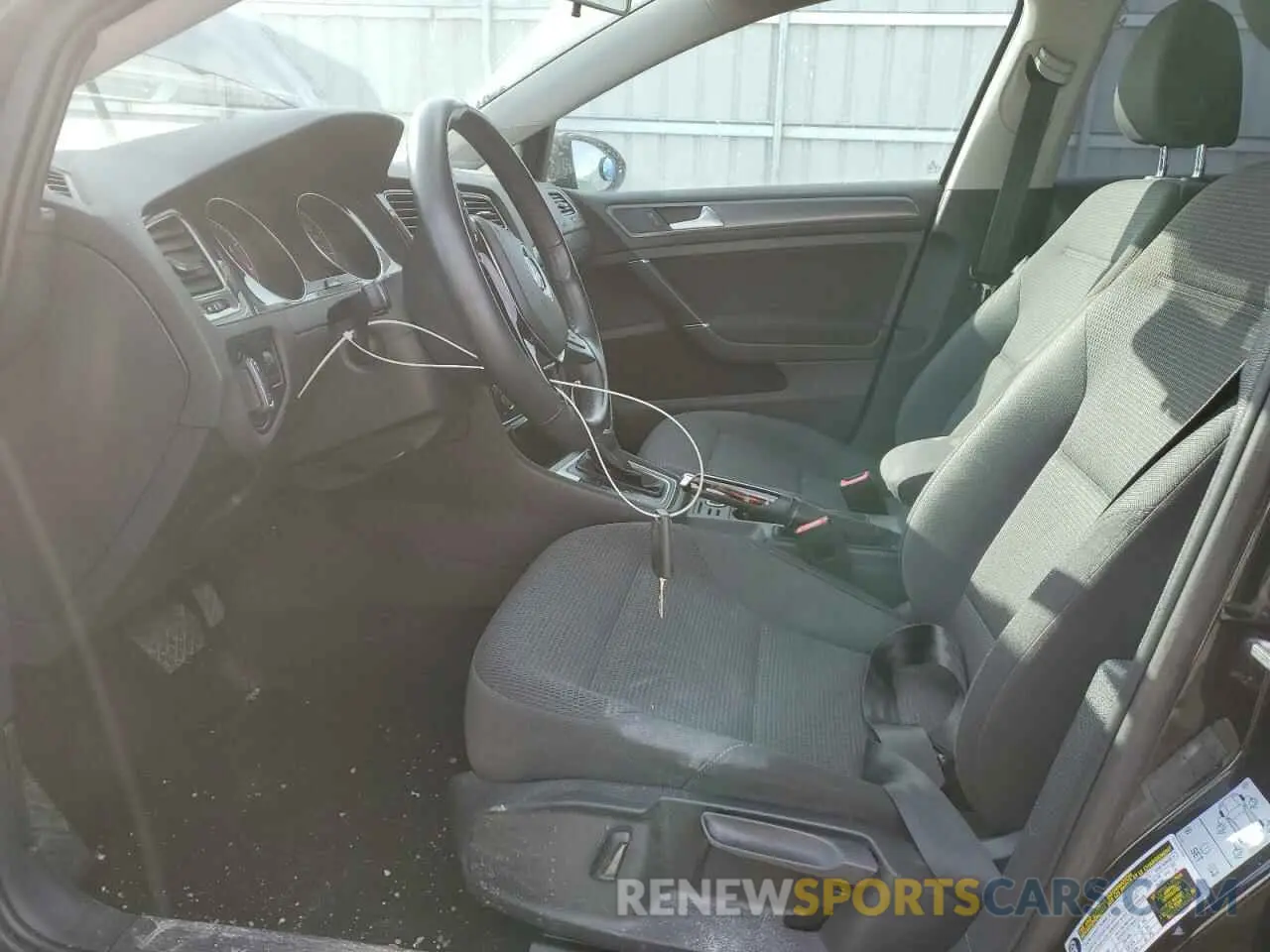 7 Photograph of a damaged car 3VWG57AU1KM027733 VOLKSWAGEN GOLF 2019