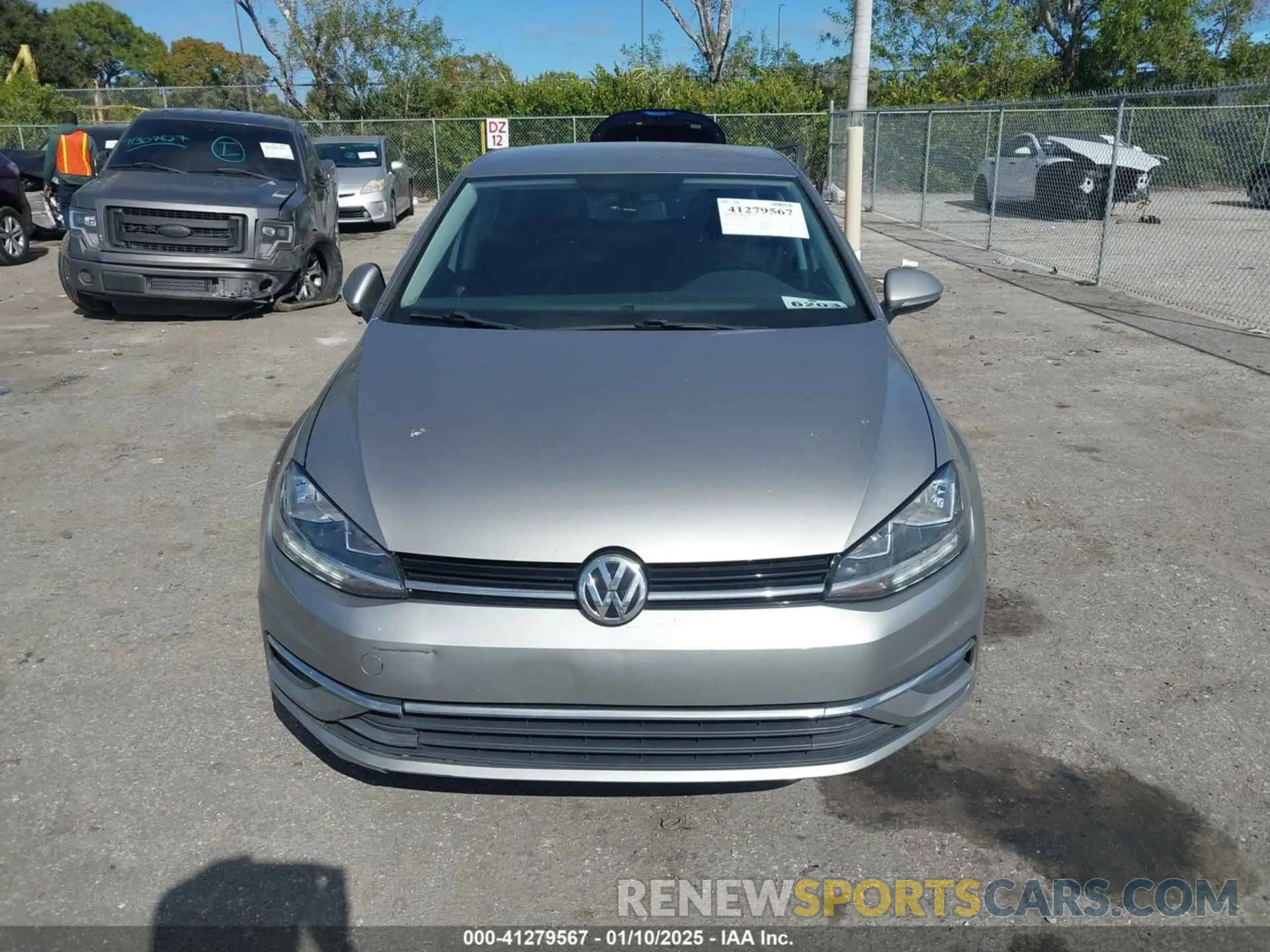 12 Photograph of a damaged car 3VWG57AU1KM036674 VOLKSWAGEN GOLF 2019