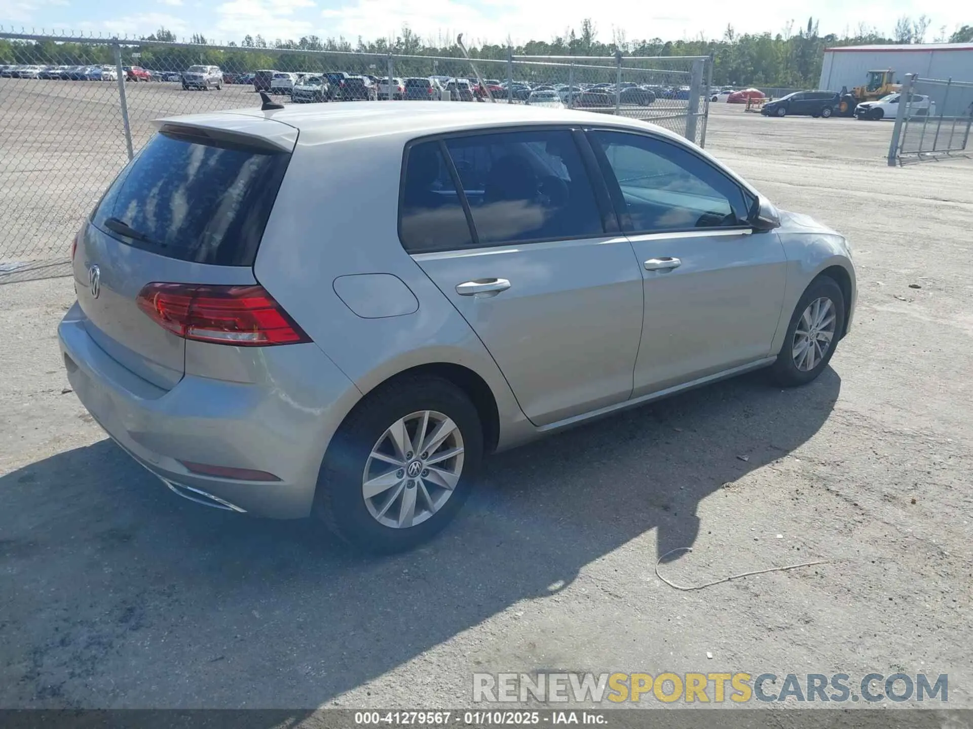 4 Photograph of a damaged car 3VWG57AU1KM036674 VOLKSWAGEN GOLF 2019
