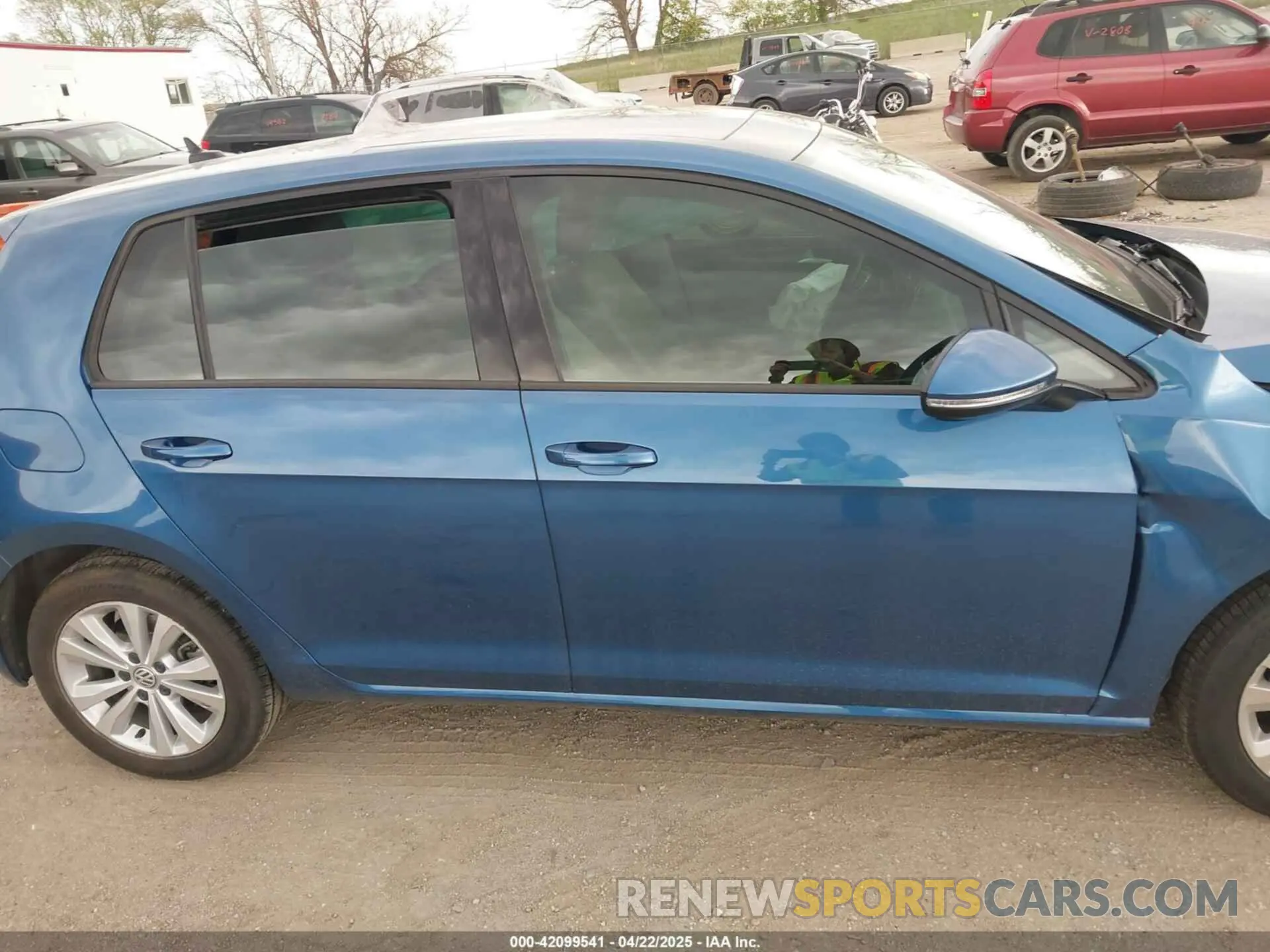 13 Photograph of a damaged car 3VWG57AU3KM015910 VOLKSWAGEN GOLF 2019