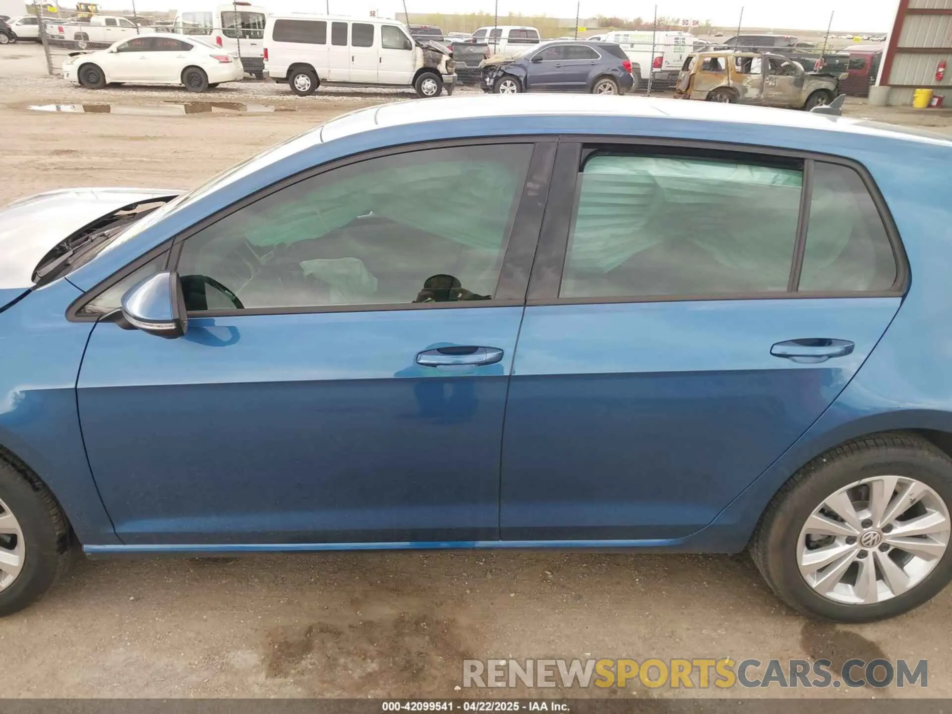 14 Photograph of a damaged car 3VWG57AU3KM015910 VOLKSWAGEN GOLF 2019