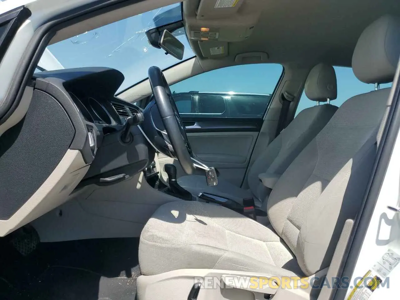 7 Photograph of a damaged car 3VWG57AU3KM035400 VOLKSWAGEN GOLF 2019