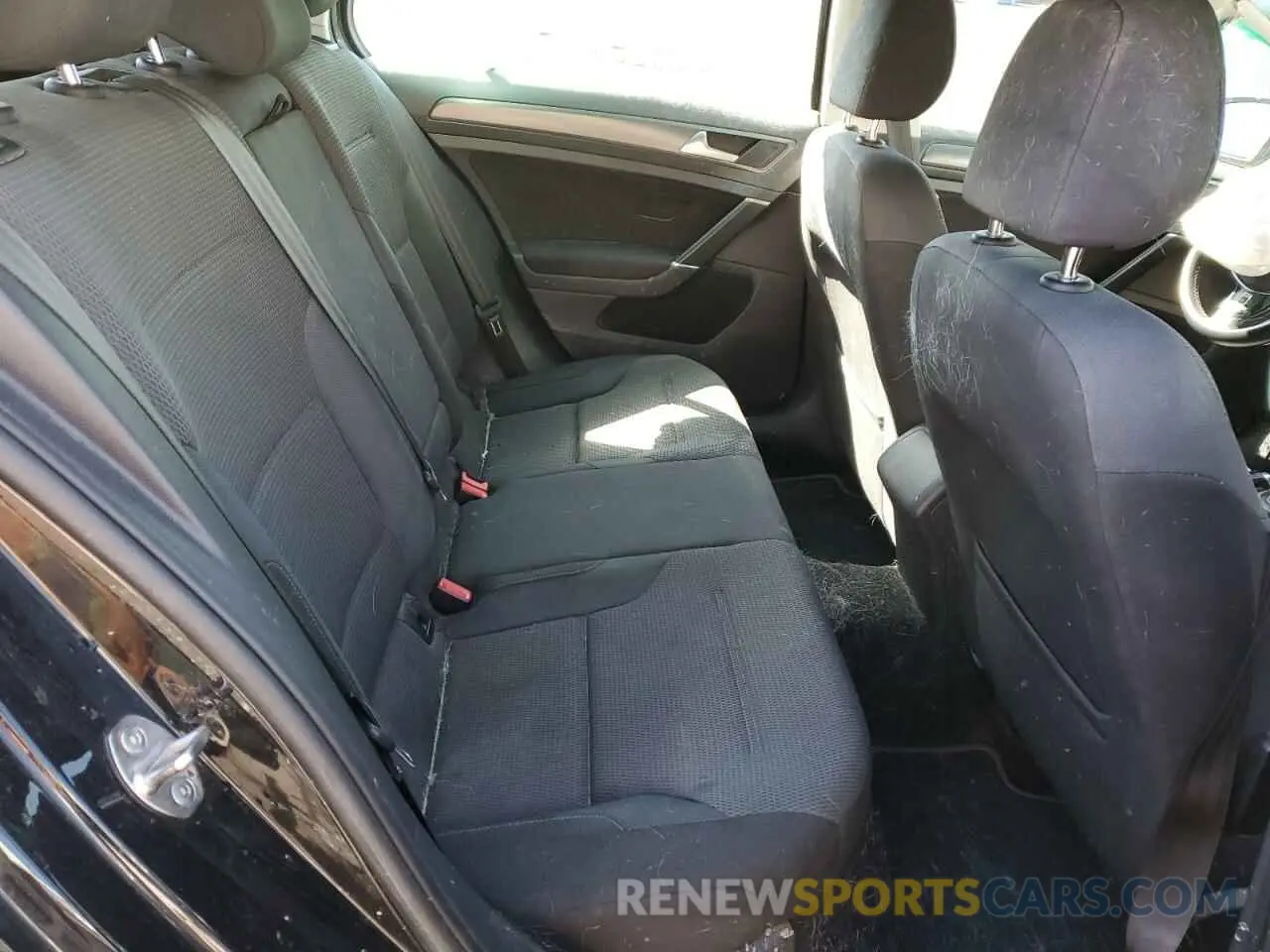 10 Photograph of a damaged car 3VWG57AU6KM019756 VOLKSWAGEN GOLF 2019