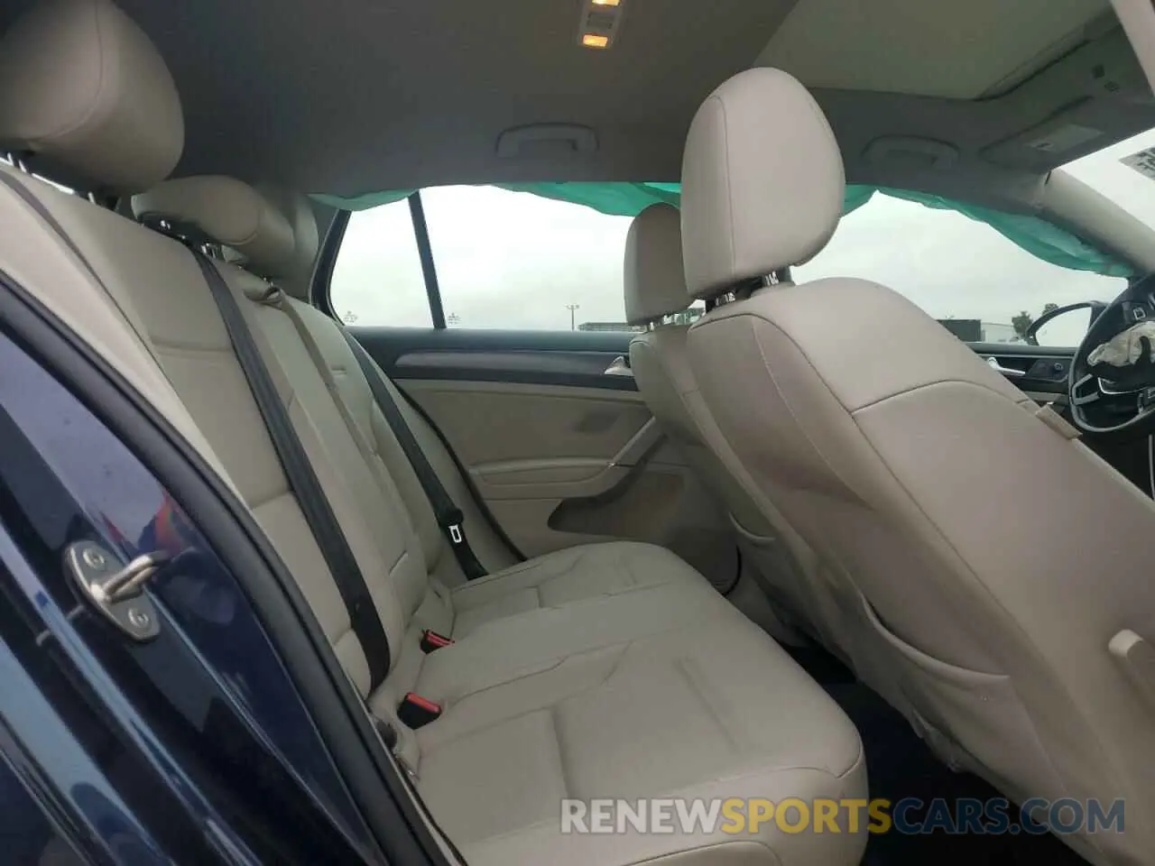 10 Photograph of a damaged car 3VWG57AU6KM022379 VOLKSWAGEN GOLF 2019