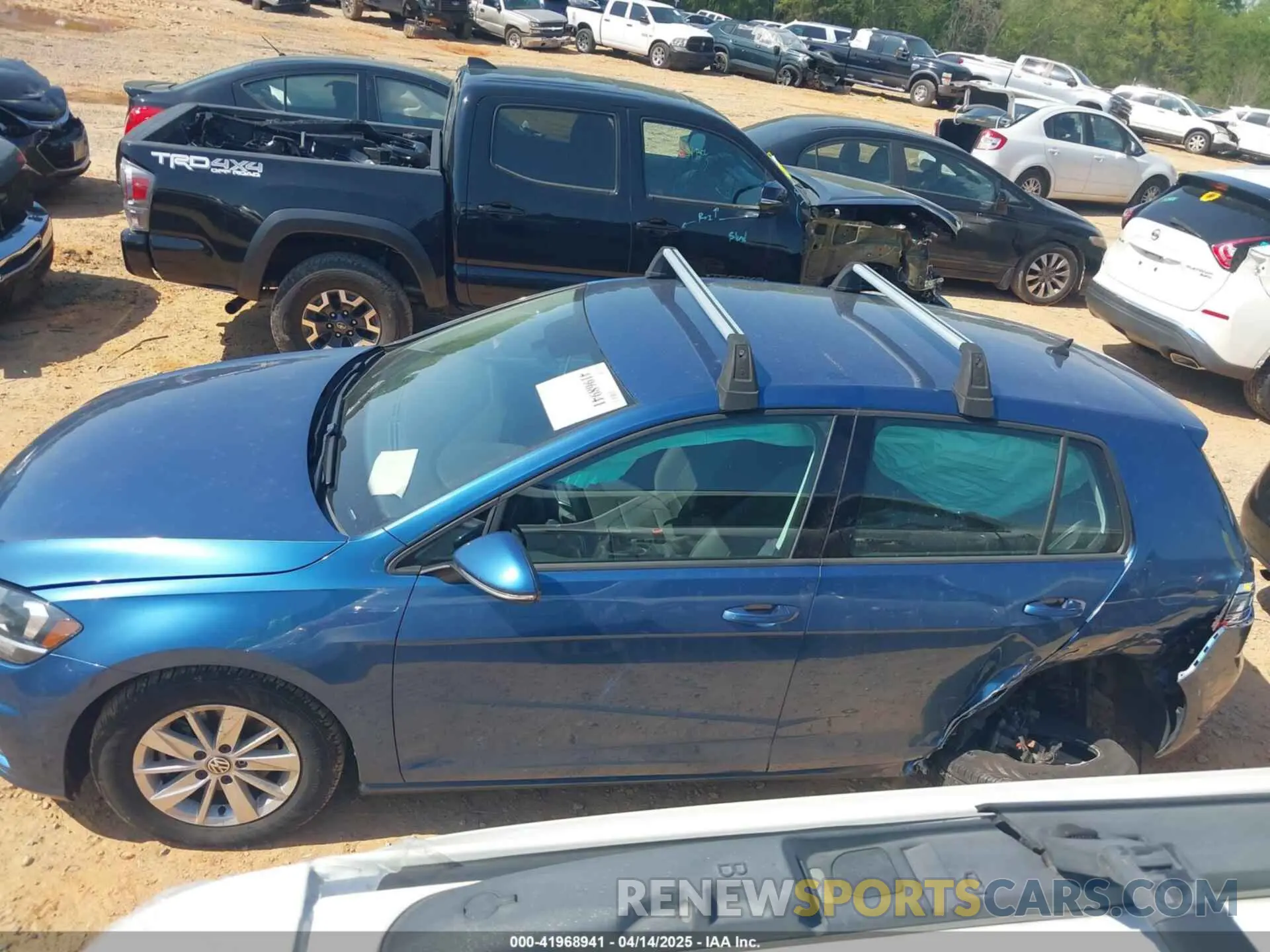 14 Photograph of a damaged car 3VWG57AU7KM013321 VOLKSWAGEN GOLF 2019
