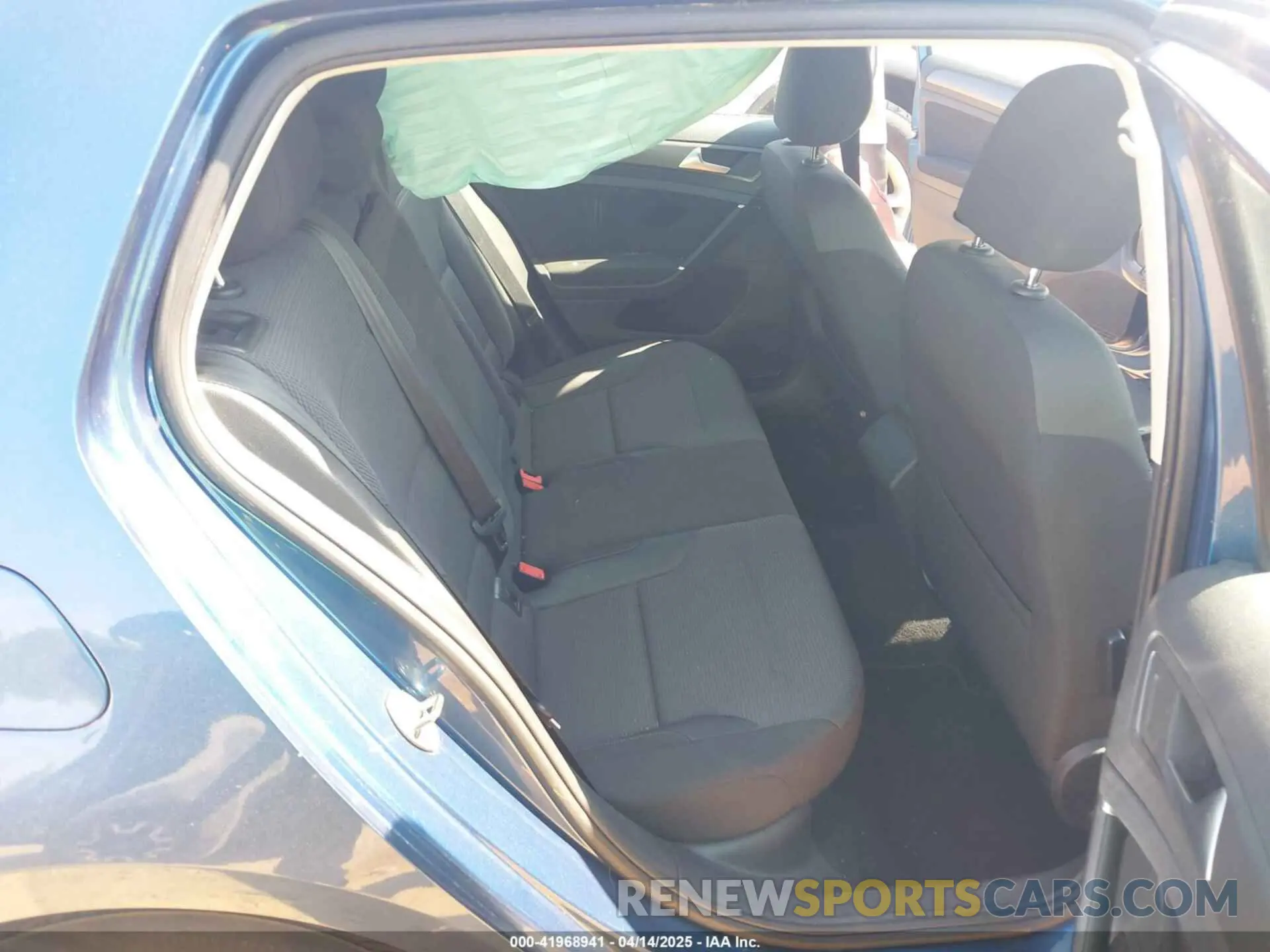 8 Photograph of a damaged car 3VWG57AU7KM013321 VOLKSWAGEN GOLF 2019