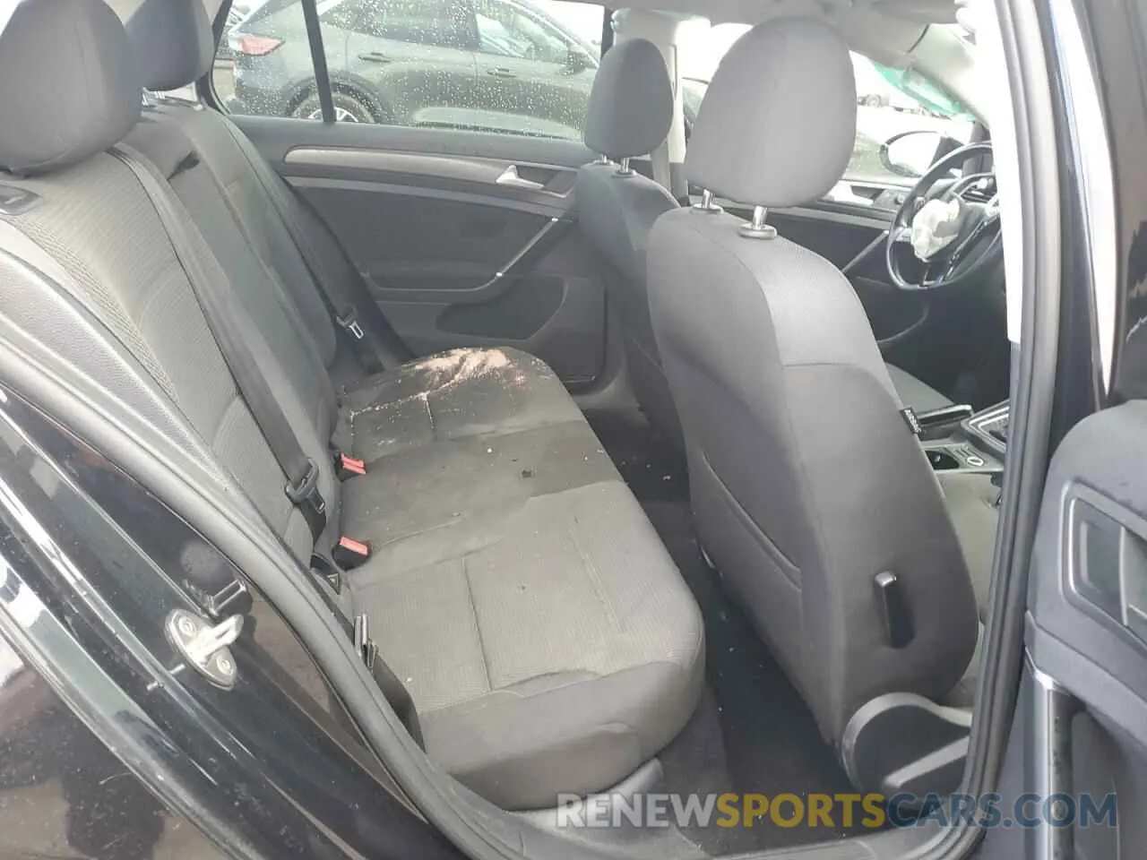 11 Photograph of a damaged car 3VWG57AU8KM014851 VOLKSWAGEN GOLF 2019