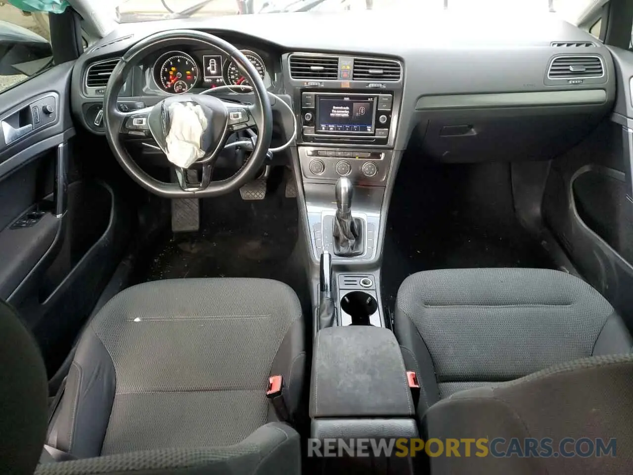 8 Photograph of a damaged car 3VWG57AU8KM014851 VOLKSWAGEN GOLF 2019