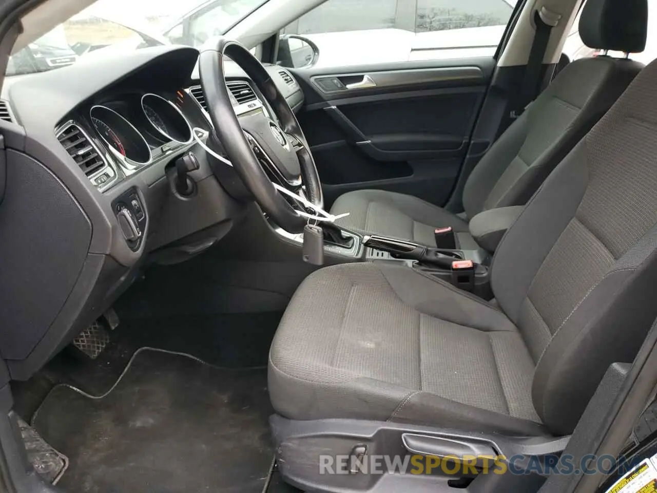 7 Photograph of a damaged car 3VWG57AU8KM020682 VOLKSWAGEN GOLF 2019