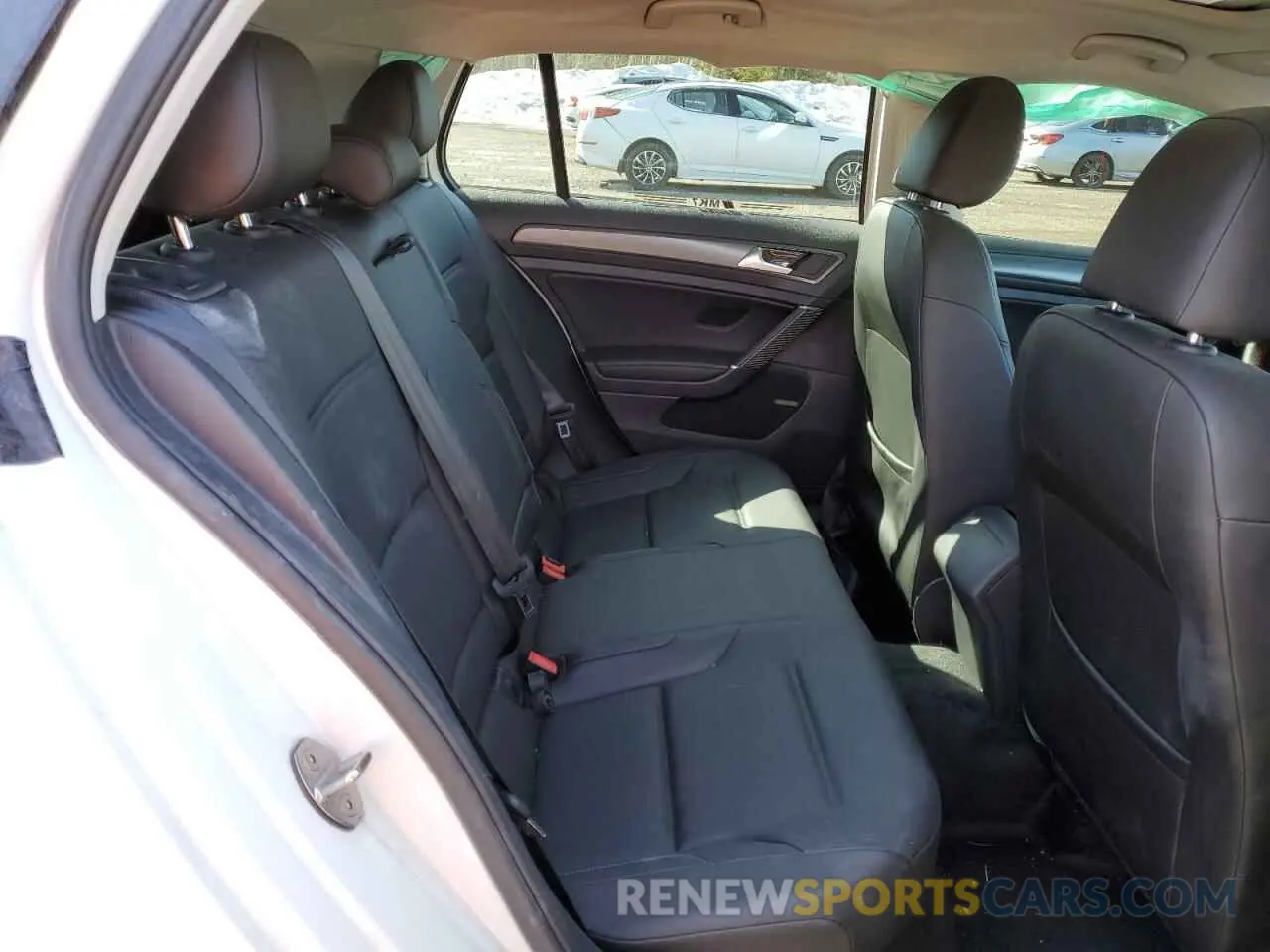 10 Photograph of a damaged car 3VWG57AU9KM009366 VOLKSWAGEN GOLF 2019