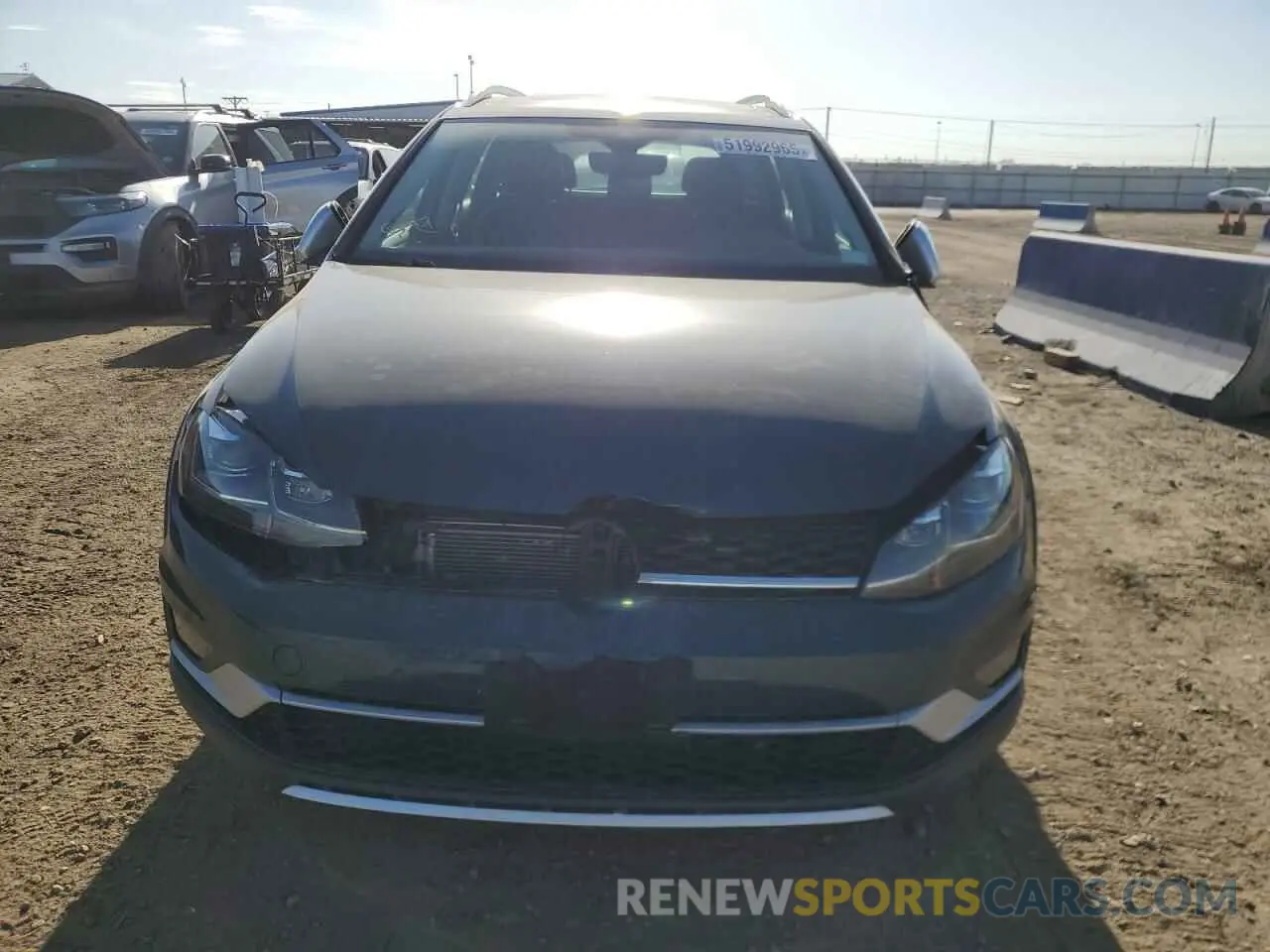 5 Photograph of a damaged car 3VWH17AU0KM505429 VOLKSWAGEN GOLF 2019