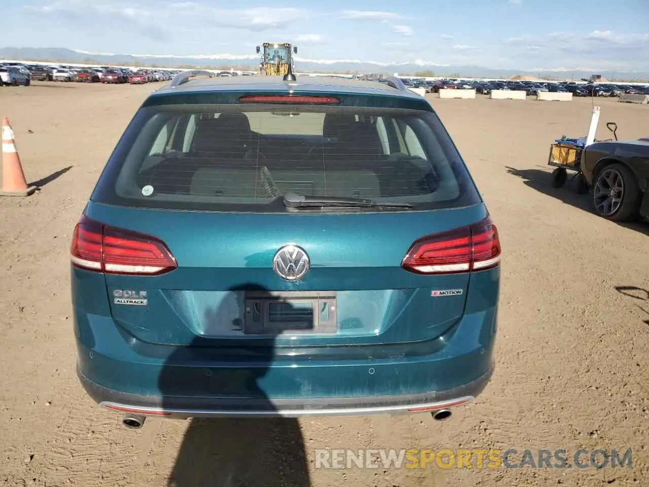 6 Photograph of a damaged car 3VWH17AU0KM505429 VOLKSWAGEN GOLF 2019