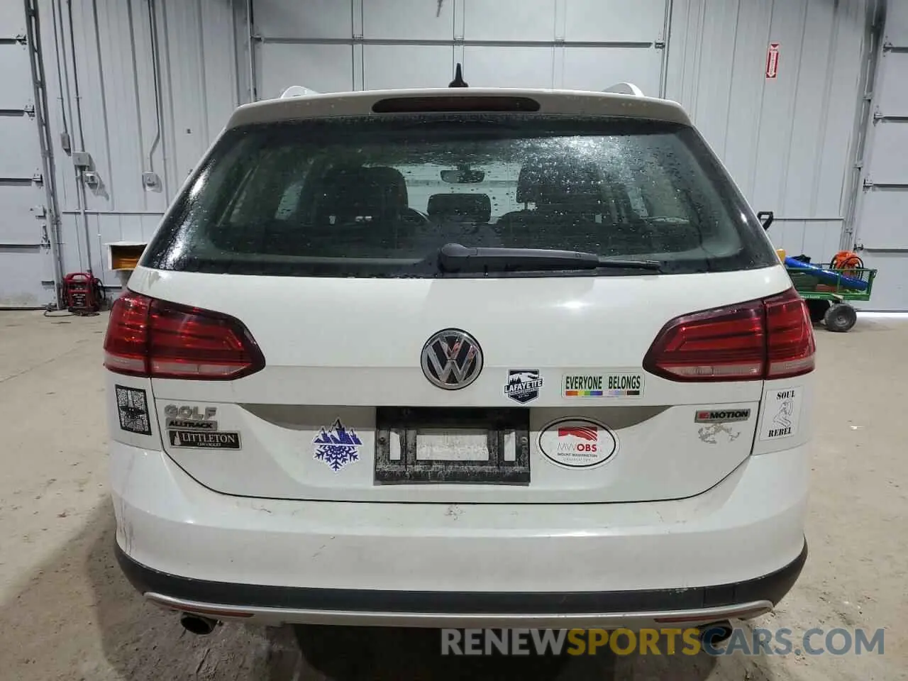 6 Photograph of a damaged car 3VWH17AU1KM519565 VOLKSWAGEN GOLF 2019
