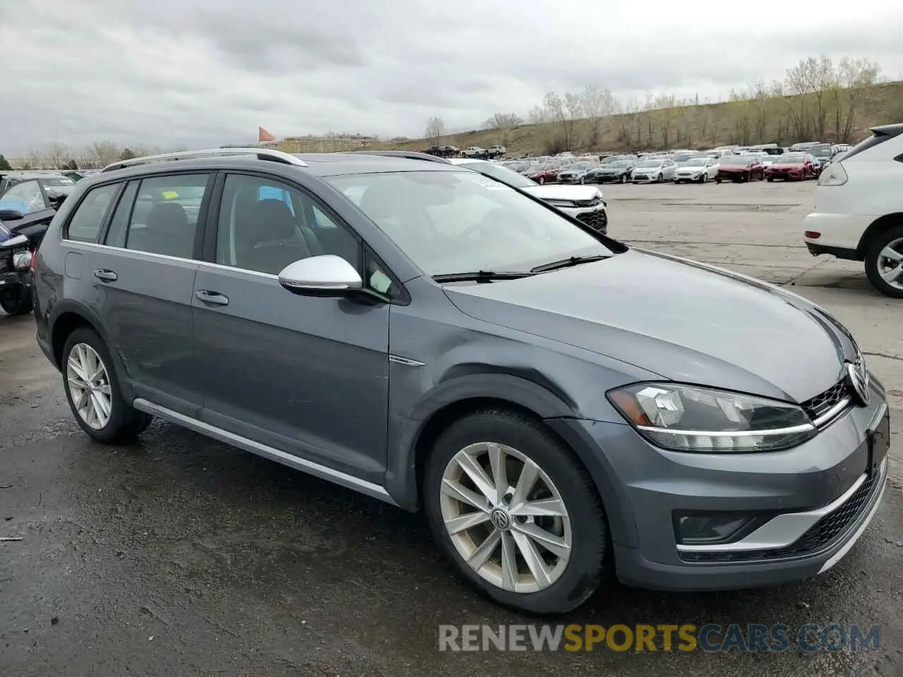 4 Photograph of a damaged car 3VWH17AU3KM524931 VOLKSWAGEN GOLF 2019