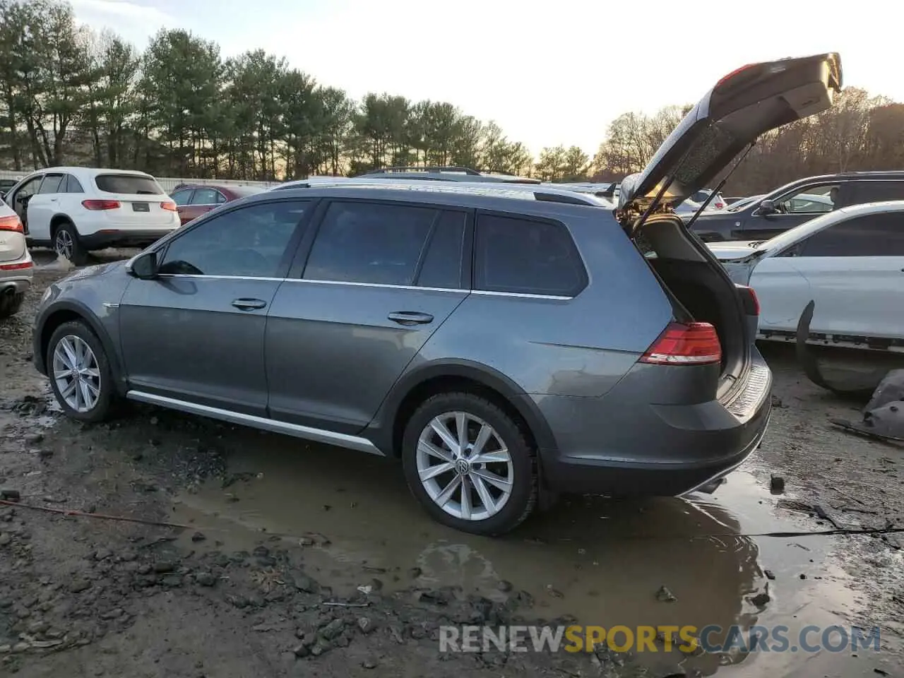 2 Photograph of a damaged car 3VWH17AU4KM520001 VOLKSWAGEN GOLF 2019