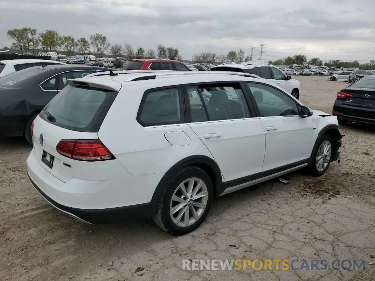 3 Photograph of a damaged car 3VWH17AU4KM522816 VOLKSWAGEN GOLF 2019
