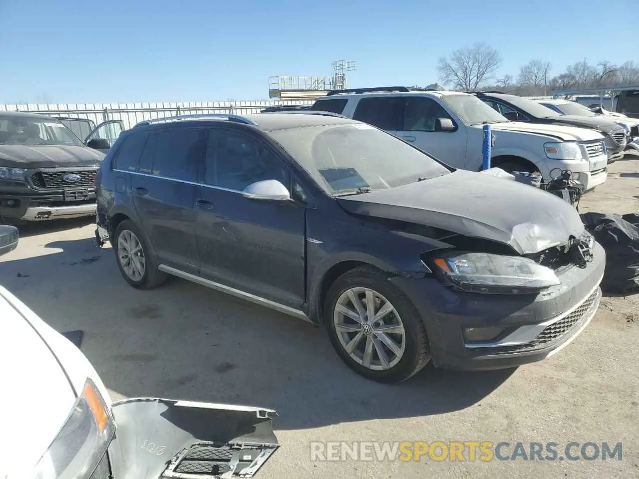 4 Photograph of a damaged car 3VWH17AU6KM514233 VOLKSWAGEN GOLF 2019