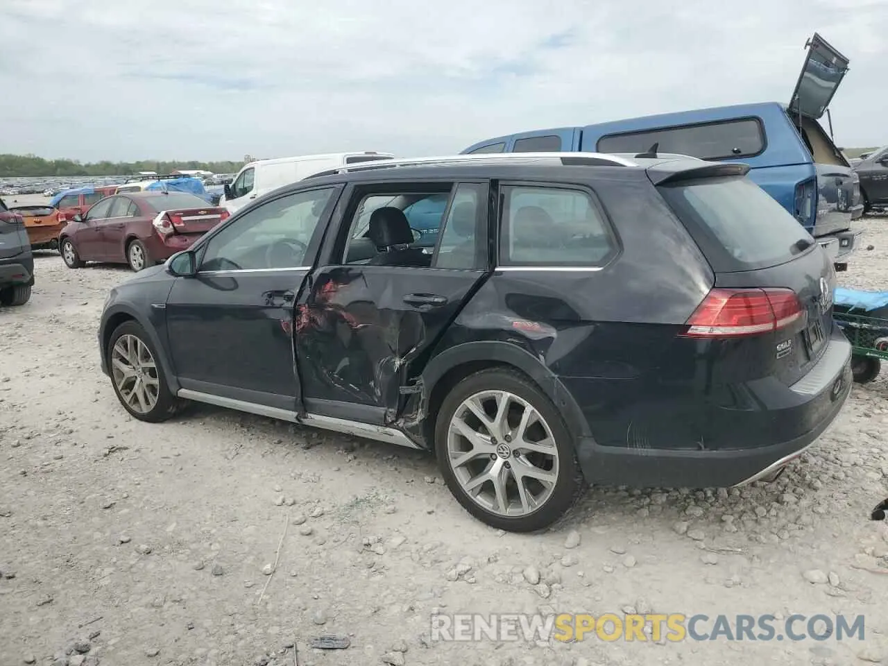 2 Photograph of a damaged car 3VWH17AUXKM515711 VOLKSWAGEN GOLF 2019