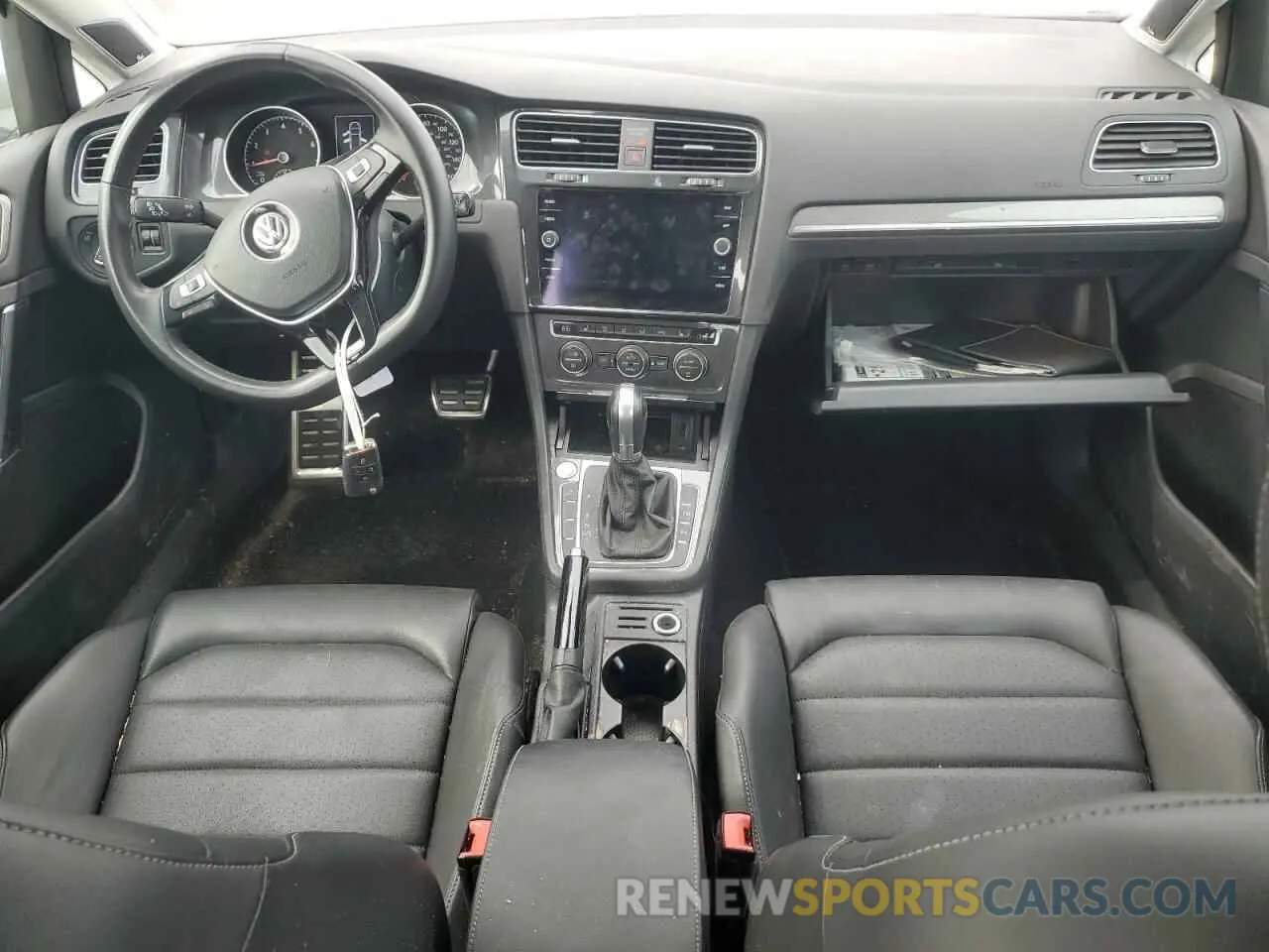 8 Photograph of a damaged car 3VWH17AUXKM515711 VOLKSWAGEN GOLF 2019