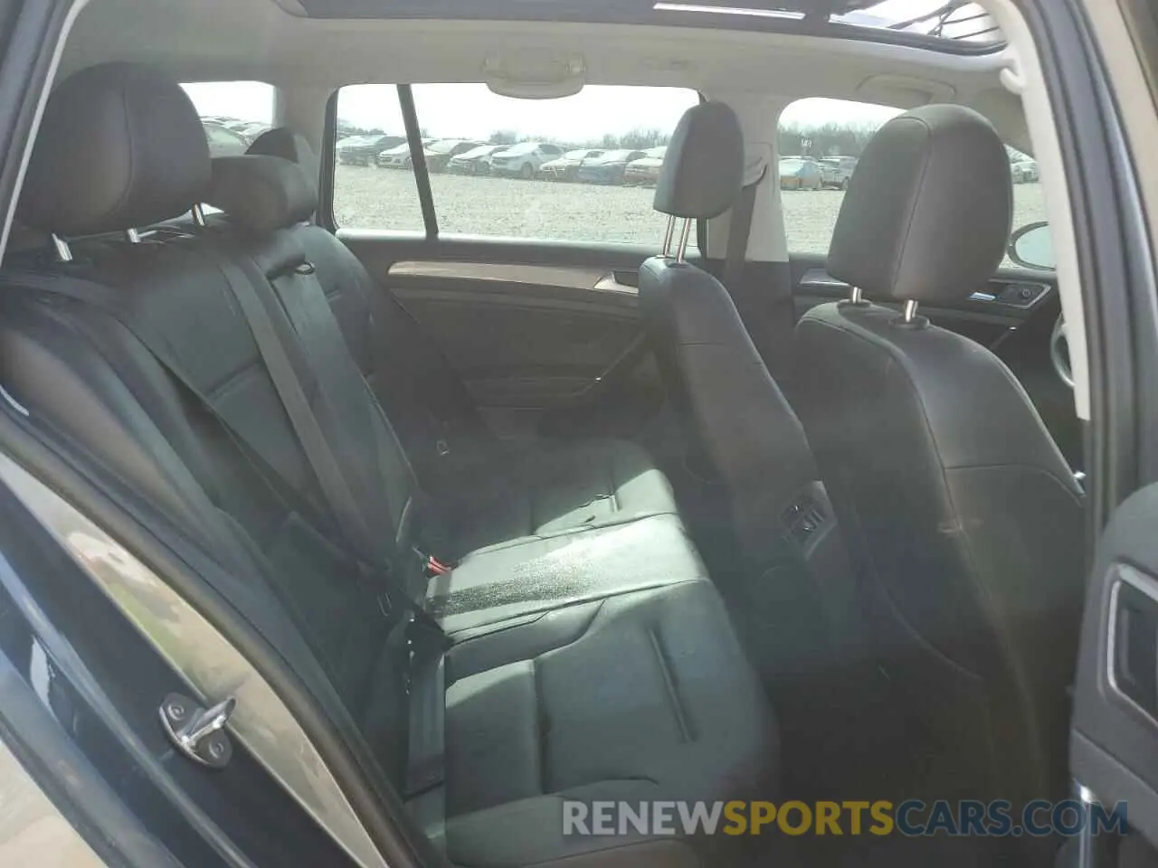 11 Photograph of a damaged car 3VWM17AU1KM517247 VOLKSWAGEN GOLF 2019