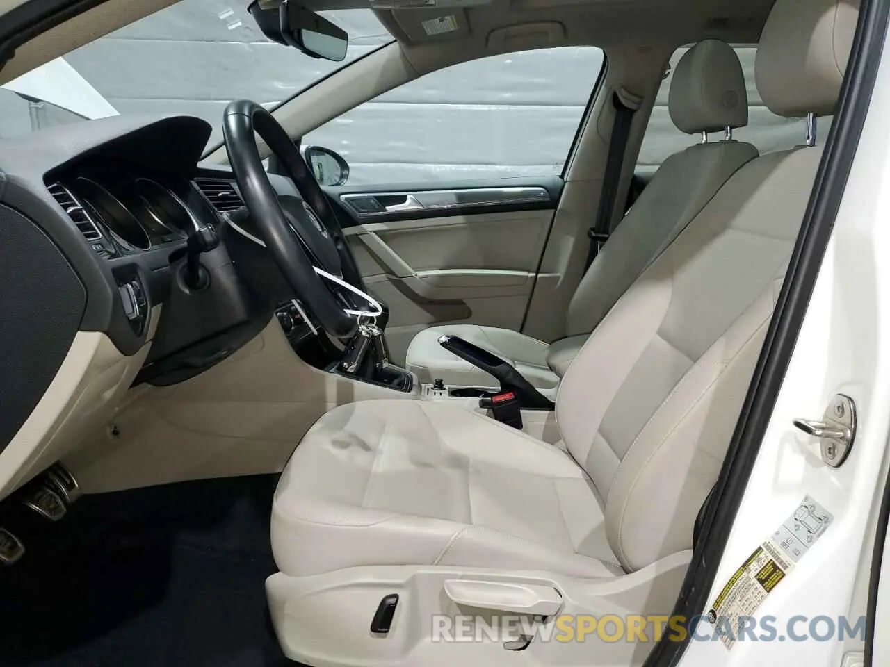 7 Photograph of a damaged car 3VWM17AU4KM522510 VOLKSWAGEN GOLF 2019