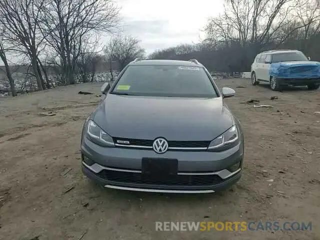 10 Photograph of a damaged car 3VWM17AUXKM509759 VOLKSWAGEN GOLF 2019