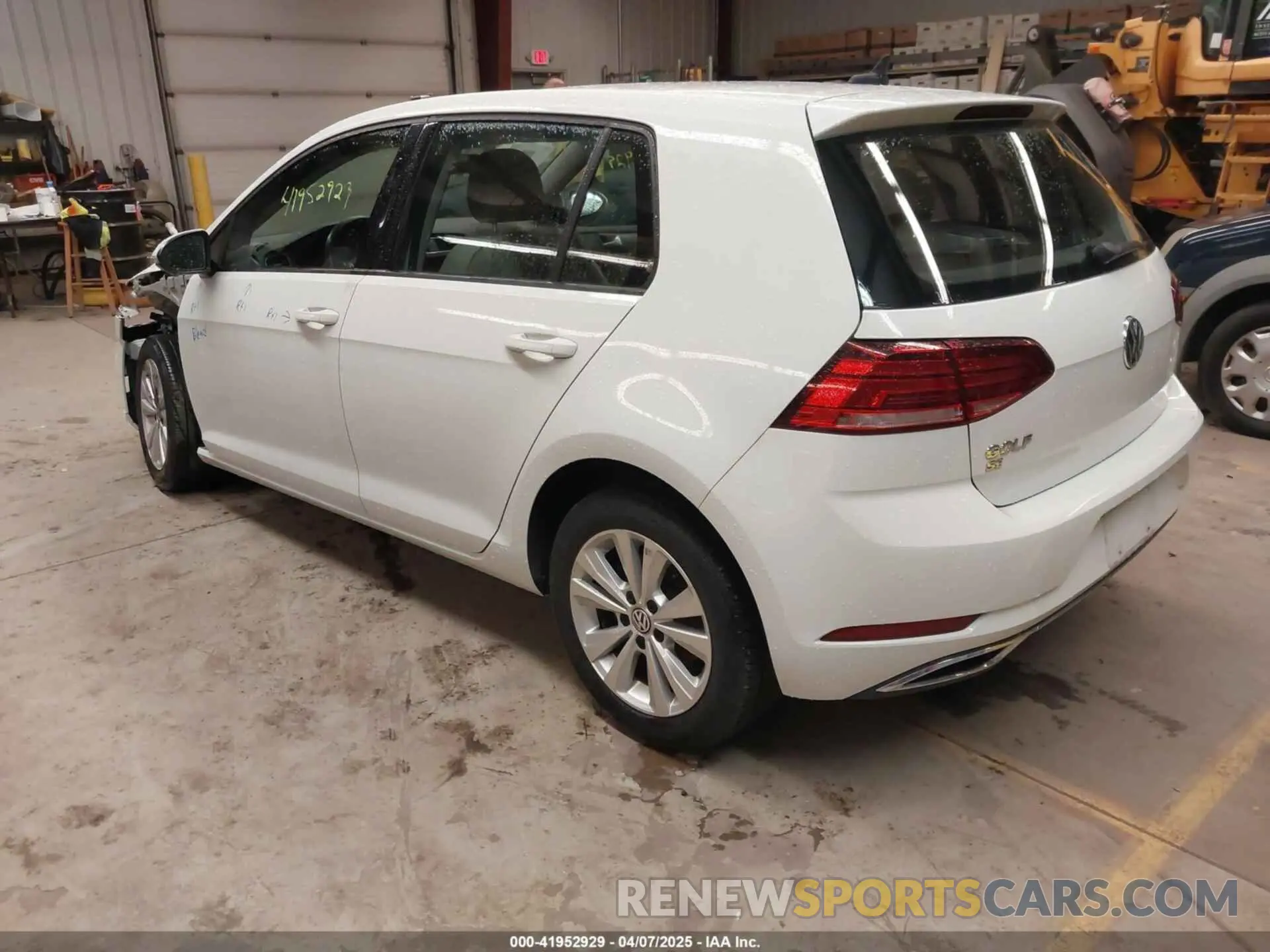 3 Photograph of a damaged car 3VWW57AU3KM032332 VOLKSWAGEN GOLF 2019