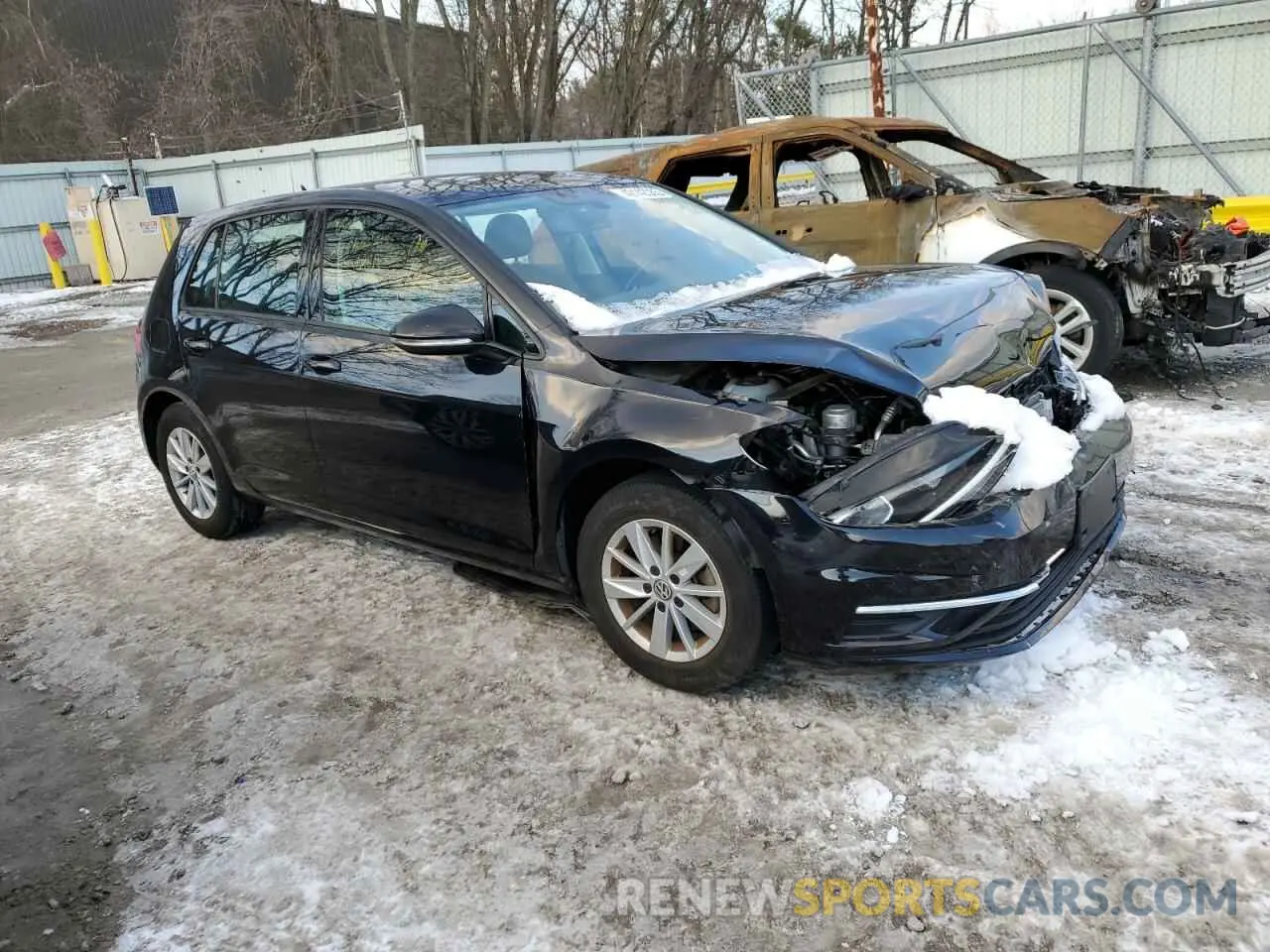 4 Photograph of a damaged car 3VWW57AU5KM021879 VOLKSWAGEN GOLF 2019