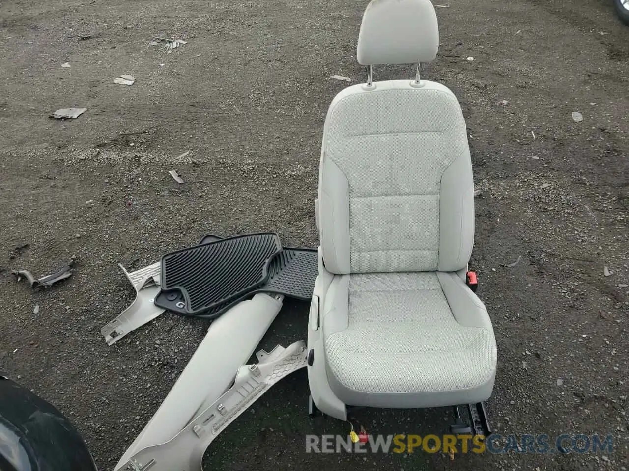 12 Photograph of a damaged car 3VWW57AU7KM022452 VOLKSWAGEN GOLF 2019