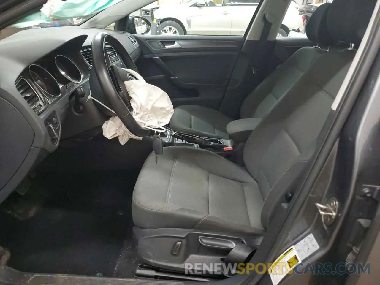7 Photograph of a damaged car 3VWY57AU0KM510845 VOLKSWAGEN GOLF 2019