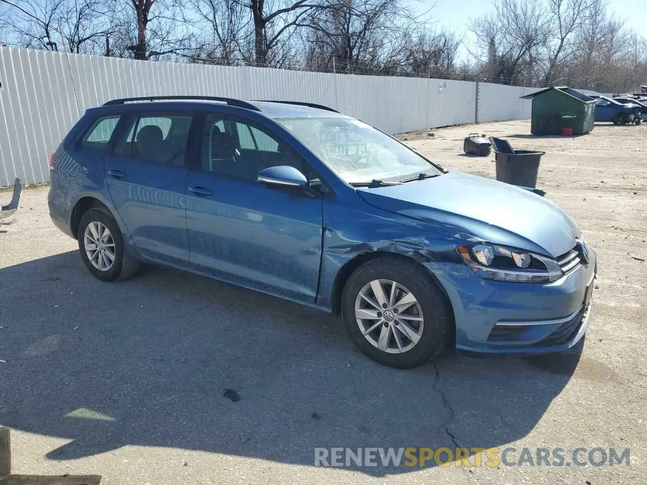 4 Photograph of a damaged car 3VWY57AU6KM512342 VOLKSWAGEN GOLF 2019