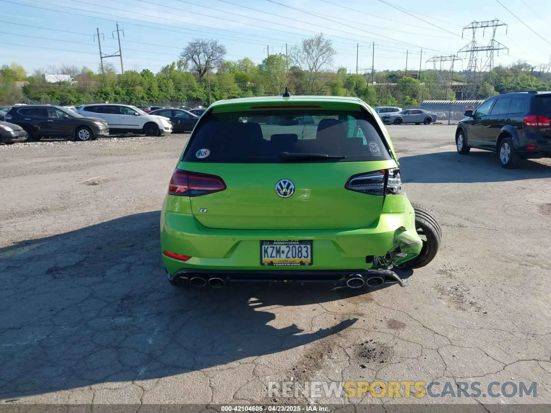 17 Photograph of a damaged car WVWGA7AU7KW118889 VOLKSWAGEN GOLF 2019