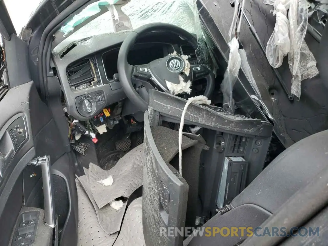 8 Photograph of a damaged car WVWPR7AU0KW913047 VOLKSWAGEN GOLF 2019