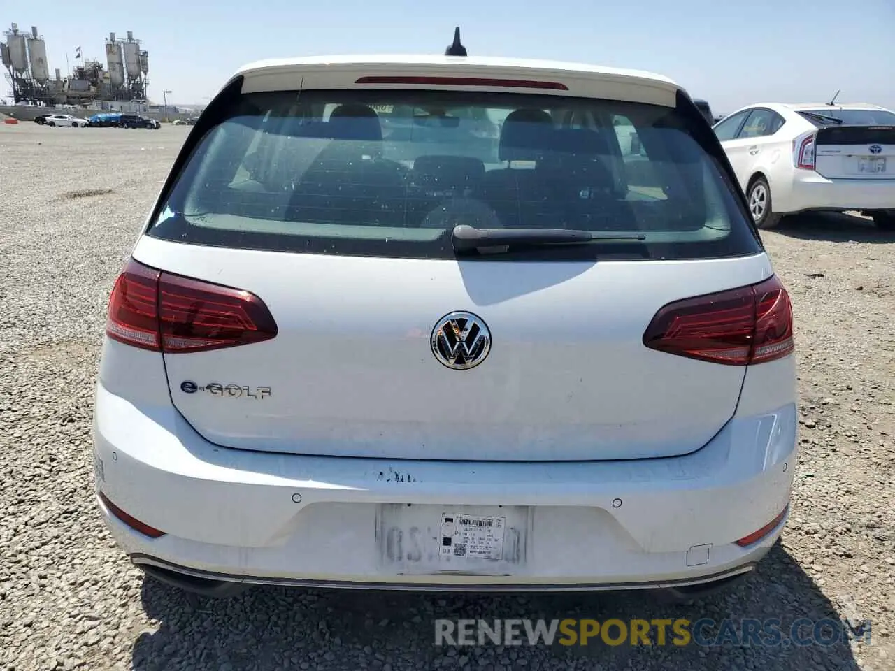 6 Photograph of a damaged car WVWPR7AU6KW909195 VOLKSWAGEN GOLF 2019