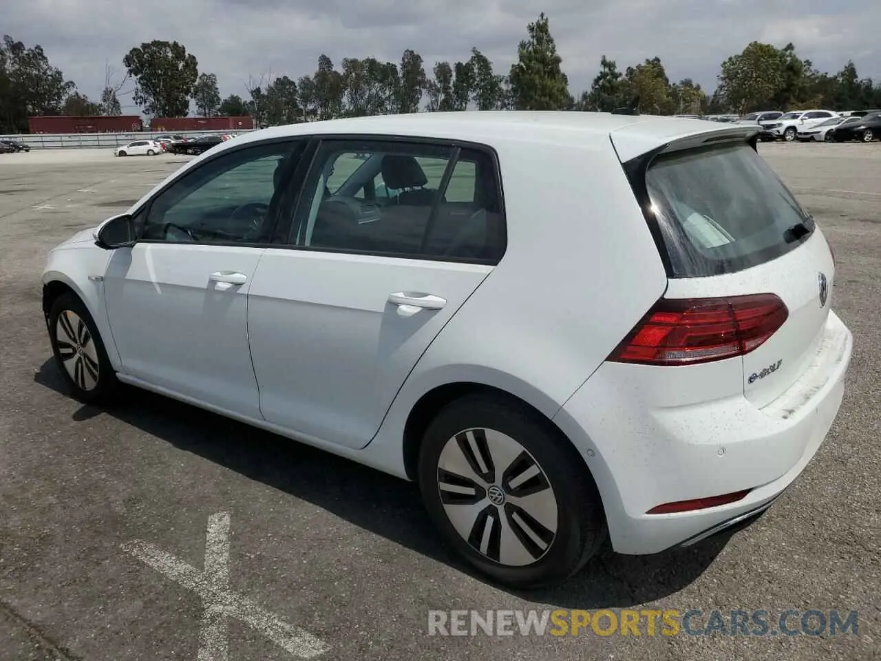 2 Photograph of a damaged car WVWPR7AU6KW913862 VOLKSWAGEN GOLF 2019