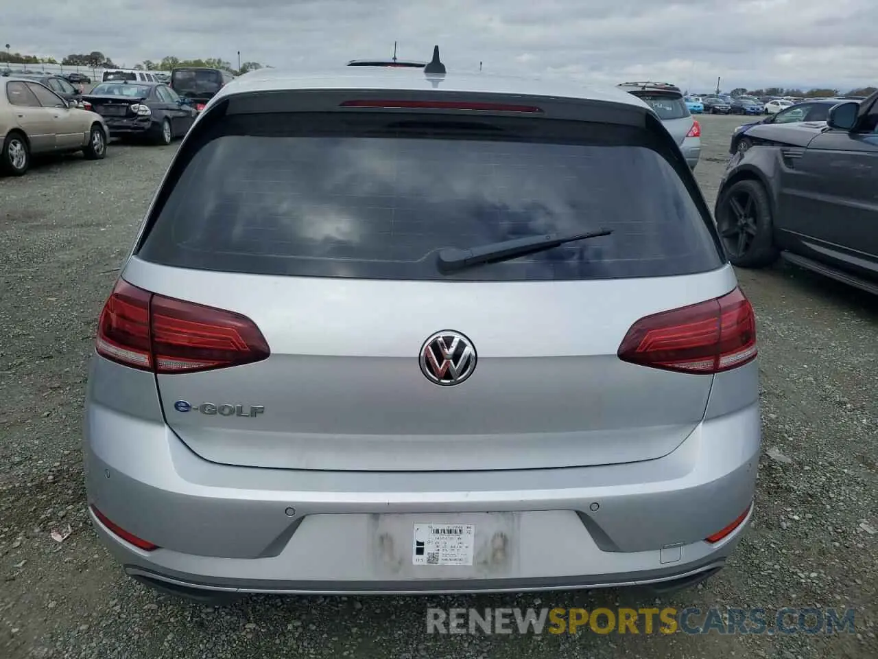 6 Photograph of a damaged car WVWPR7AU9KW910602 VOLKSWAGEN GOLF 2019