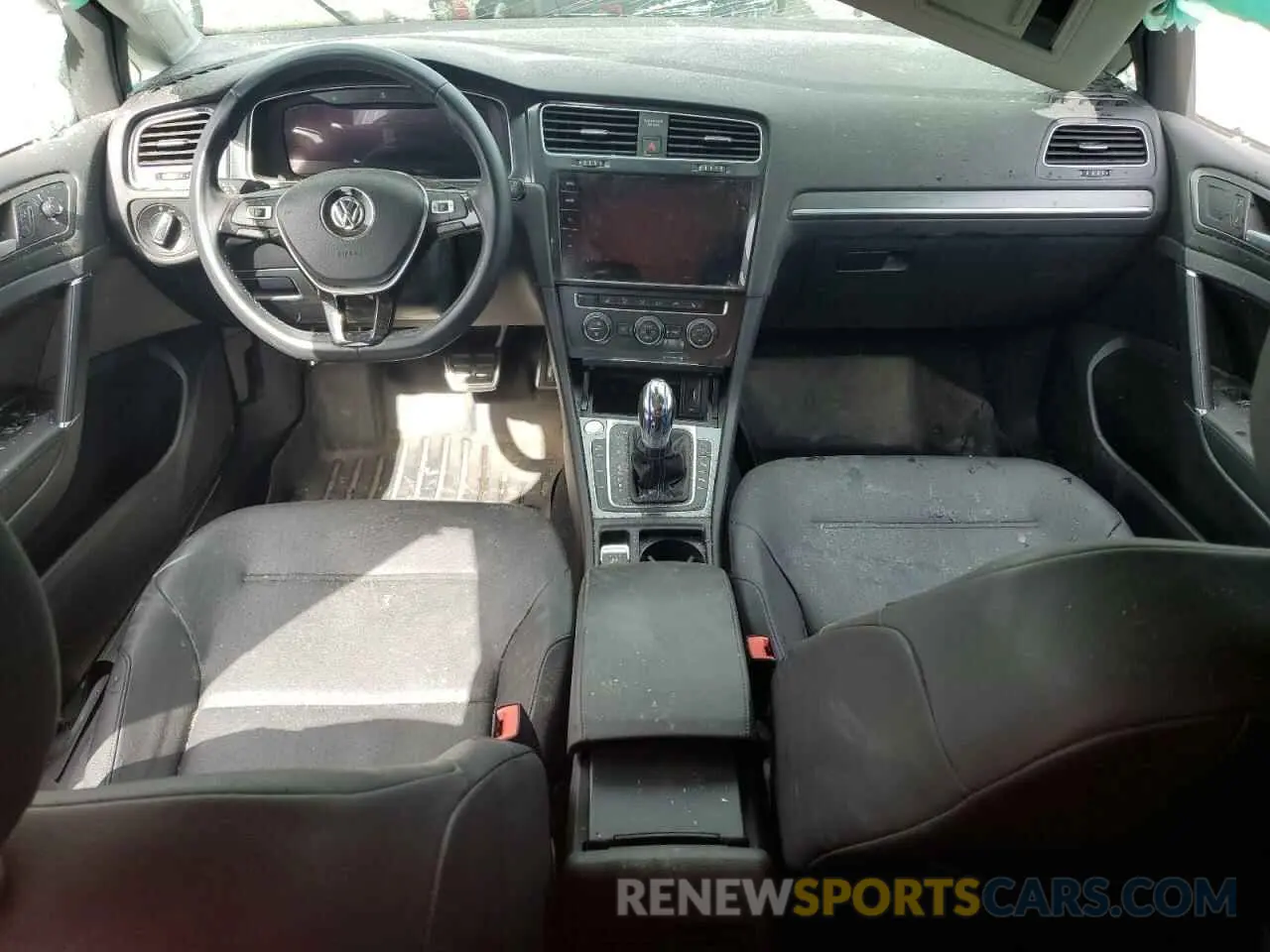 8 Photograph of a damaged car WVWPR7AU9KW910602 VOLKSWAGEN GOLF 2019