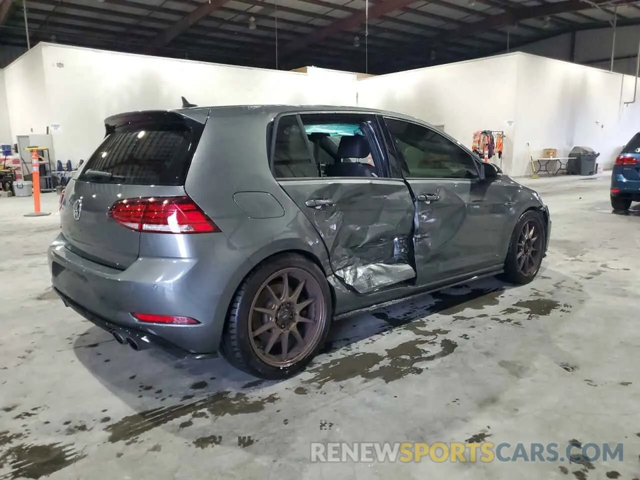3 Photograph of a damaged car WVWWA7AU4KW225264 VOLKSWAGEN GOLF 2019