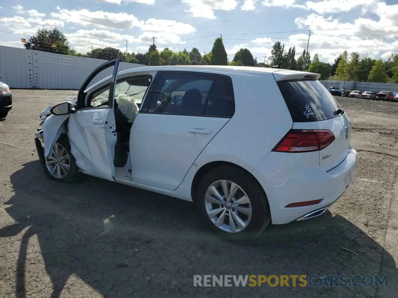 2 Photograph of a damaged car 3VWG57AU1LM003319 VOLKSWAGEN GOLF 2020