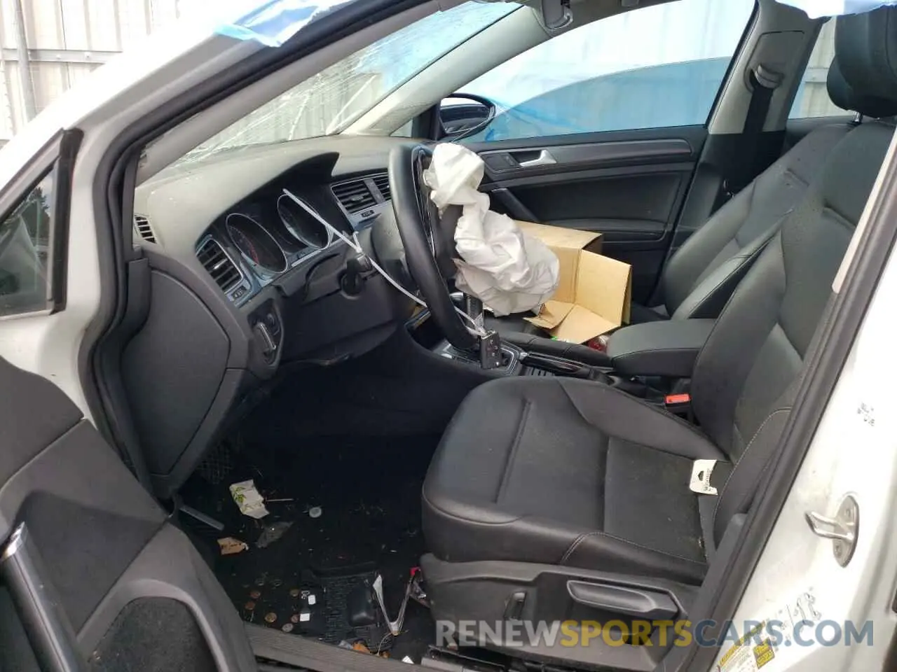 7 Photograph of a damaged car 3VWG57AU1LM003319 VOLKSWAGEN GOLF 2020