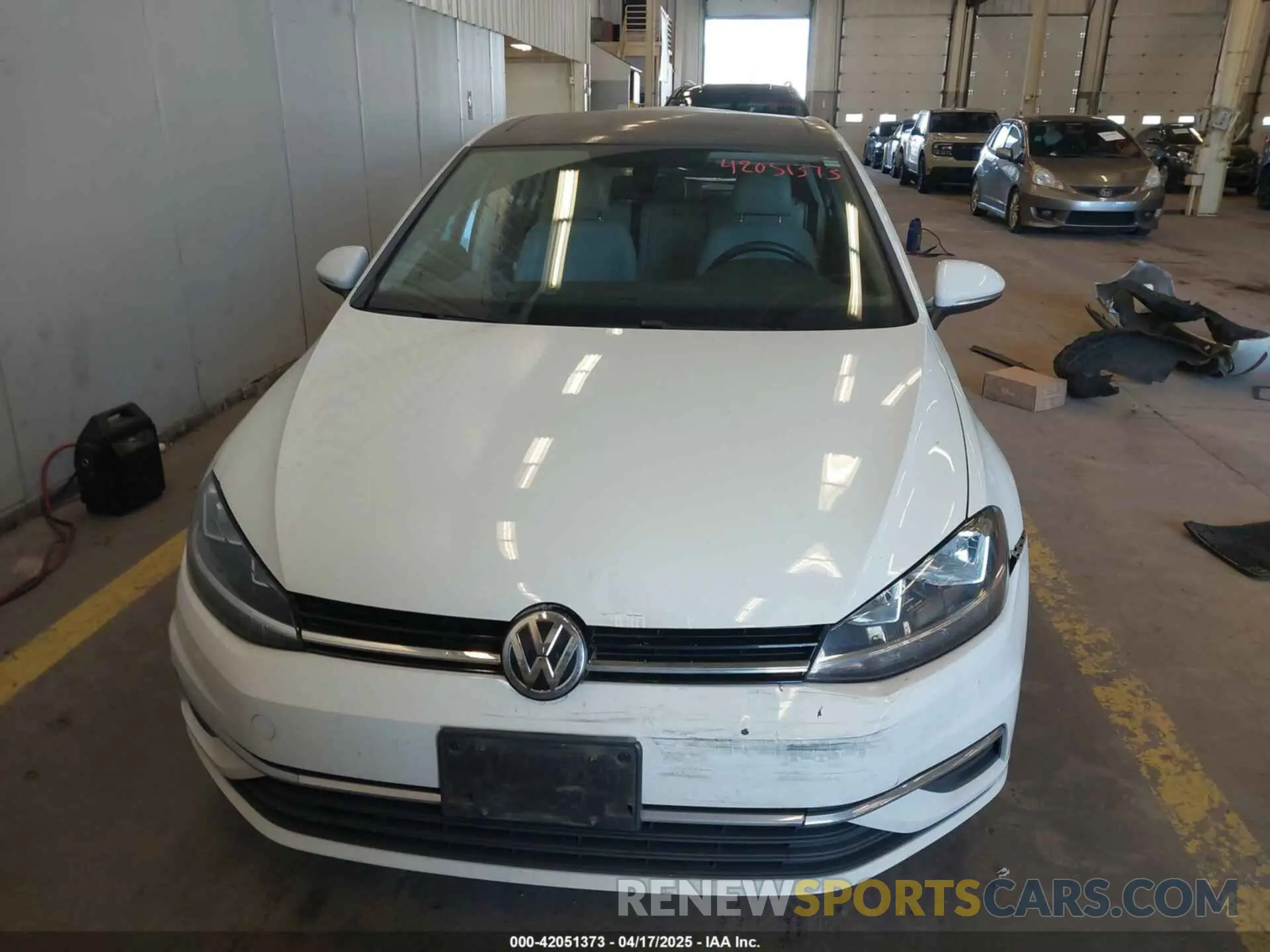13 Photograph of a damaged car 3VWG57AU4LM009941 VOLKSWAGEN GOLF 2020