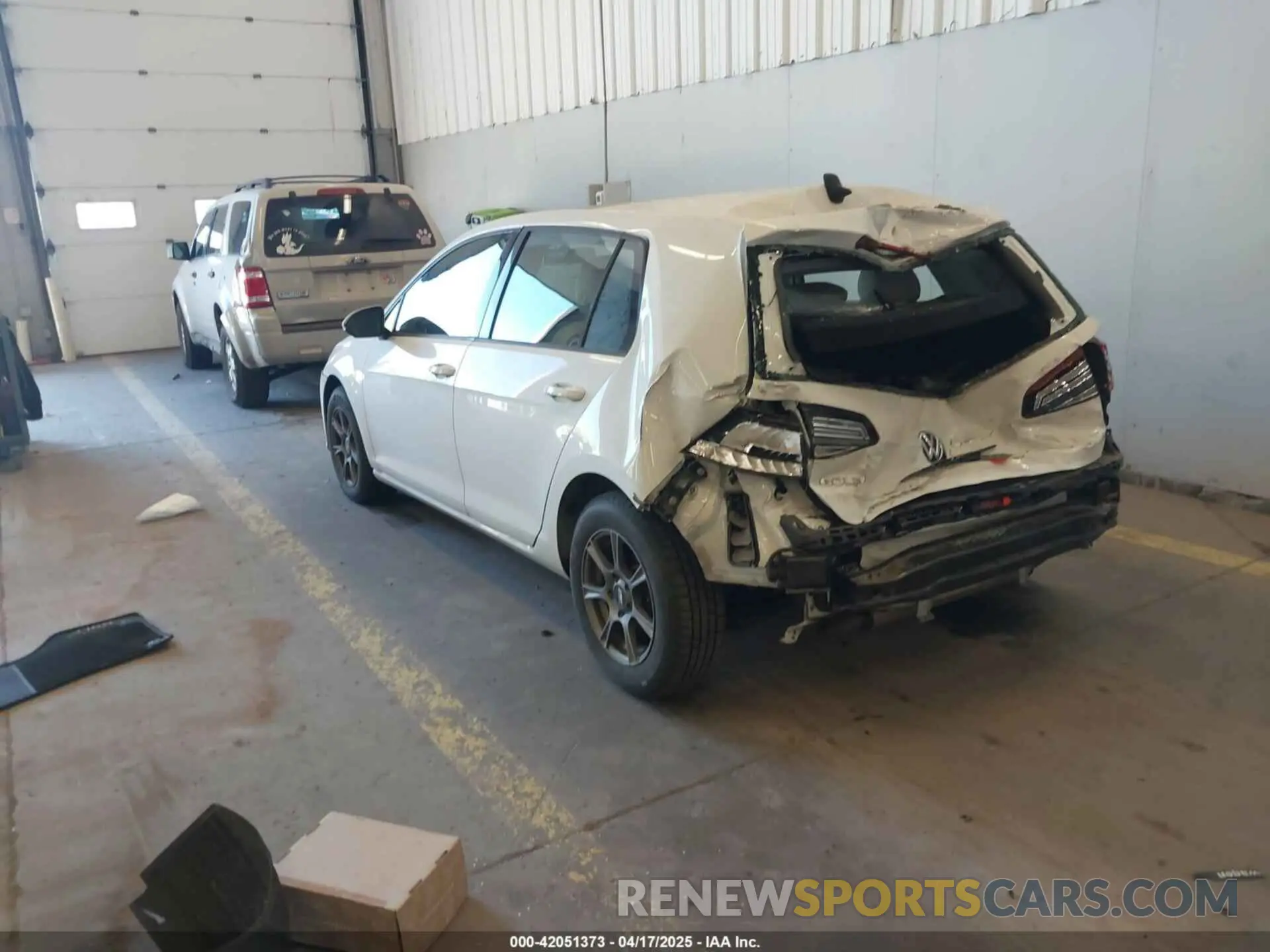 3 Photograph of a damaged car 3VWG57AU4LM009941 VOLKSWAGEN GOLF 2020