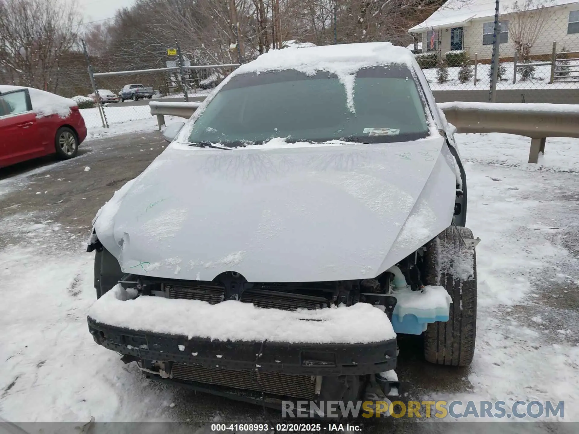 12 Photograph of a damaged car 3VWG57AU5LM010192 VOLKSWAGEN GOLF 2020