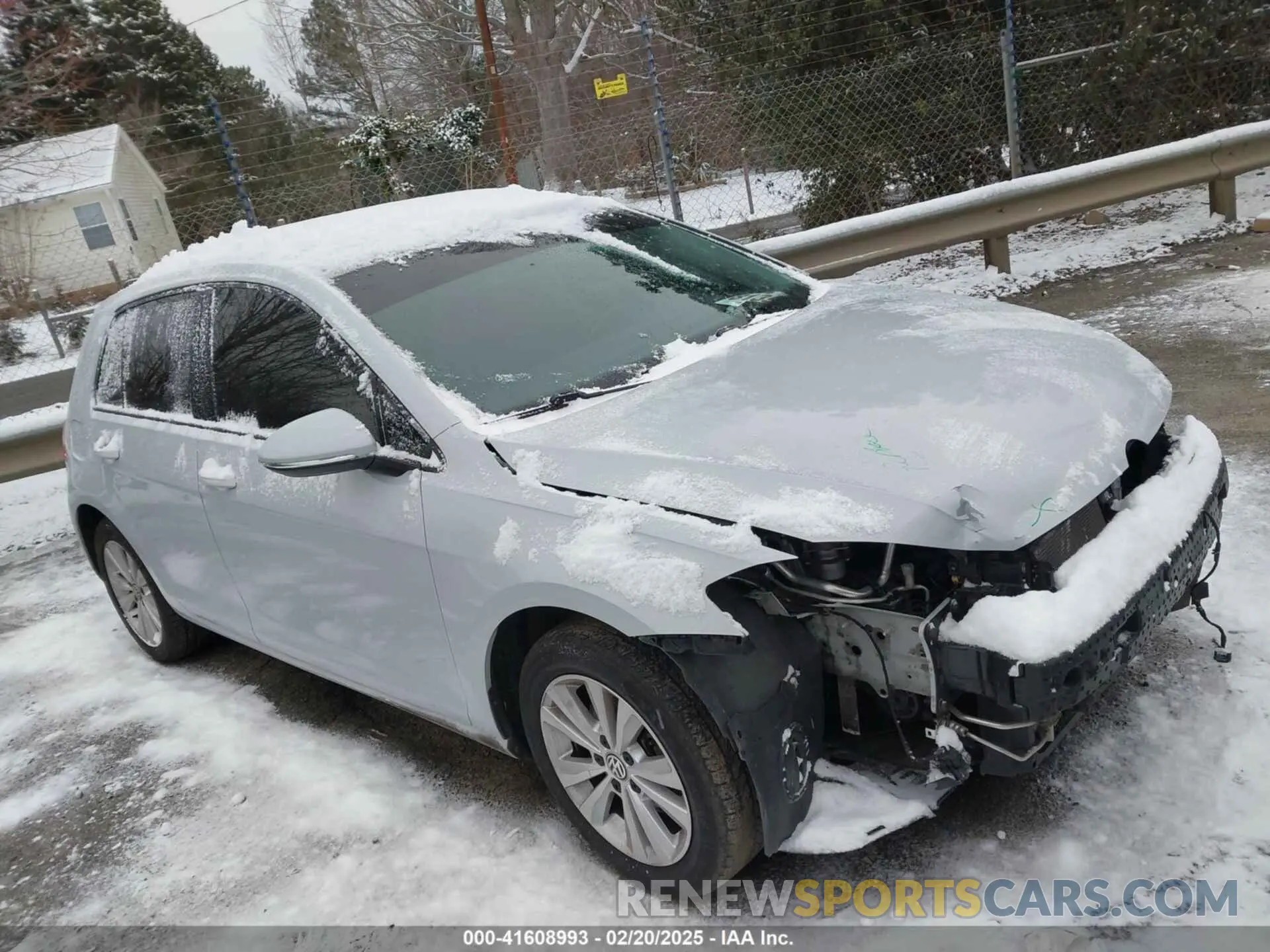 13 Photograph of a damaged car 3VWG57AU5LM010192 VOLKSWAGEN GOLF 2020
